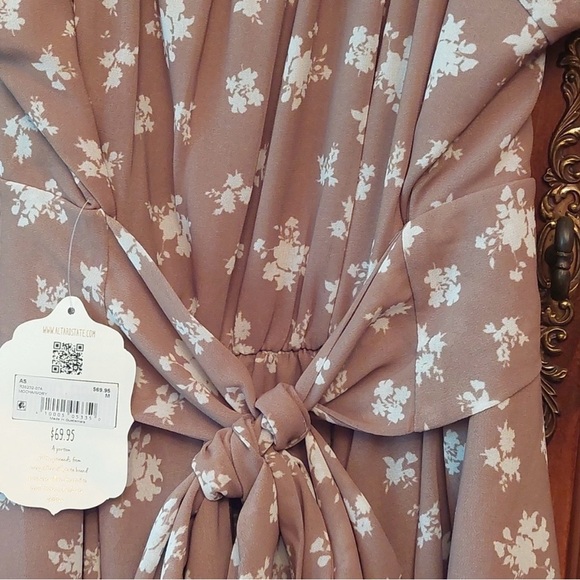 Altar'd State Romper bundle - Picture 5 of 9